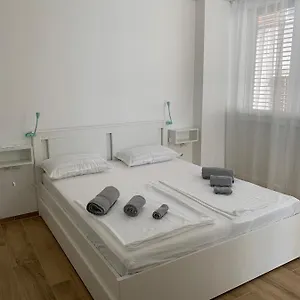 Studio Apartment Zara Appartamento