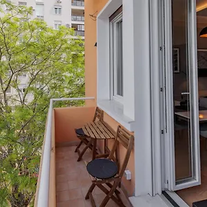 Sunset Bridge Apartment